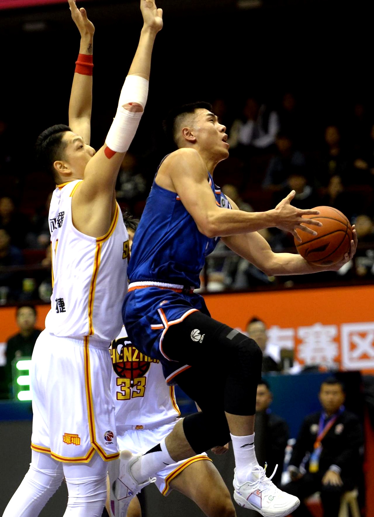 雷速体育关于山东男篮发布备战花絮；今晚远射贴柱；CBA常规赛任务艰巨；年轻球员得到机会的信息